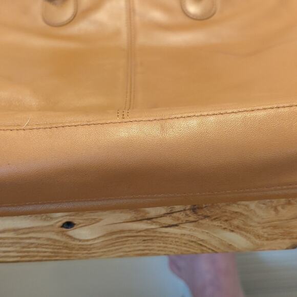 Levenger Business Tan Leather Briefcase with Crossbody Strap - Picture 13 of 15